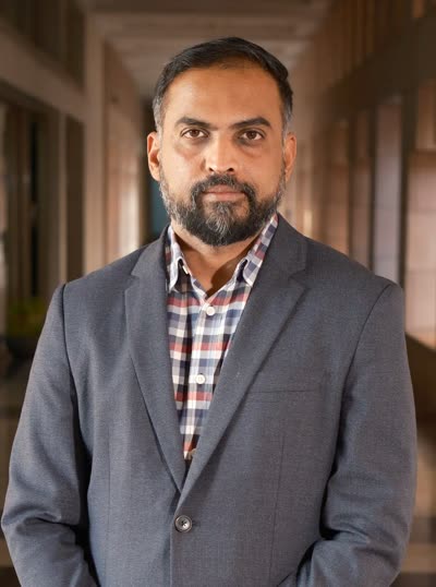 Portrait of Prof. Madhu Viswanathan
